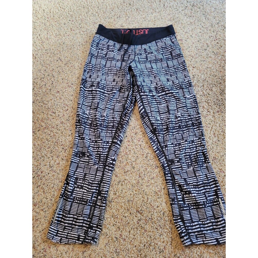 Women's Medium Nike 3/4 Length Leggings